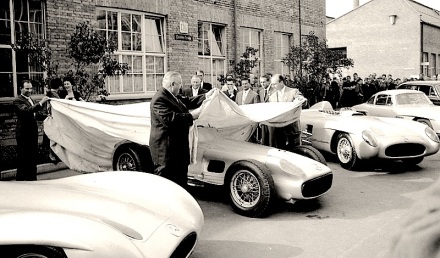 Fangio and Moss help Neubauer put the legendary 'silver arrows' to bed